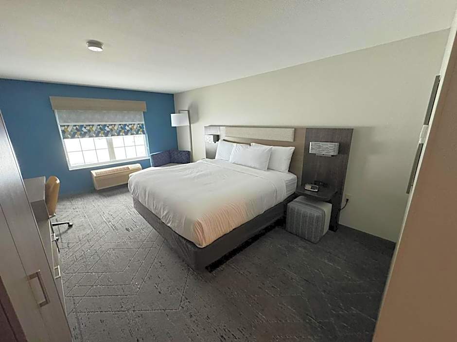 Holiday Inn Express & Suites Port Washington By IHG