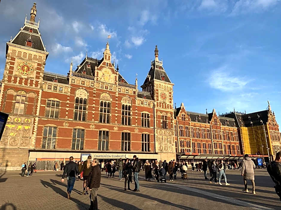 PH93 Amsterdam Central