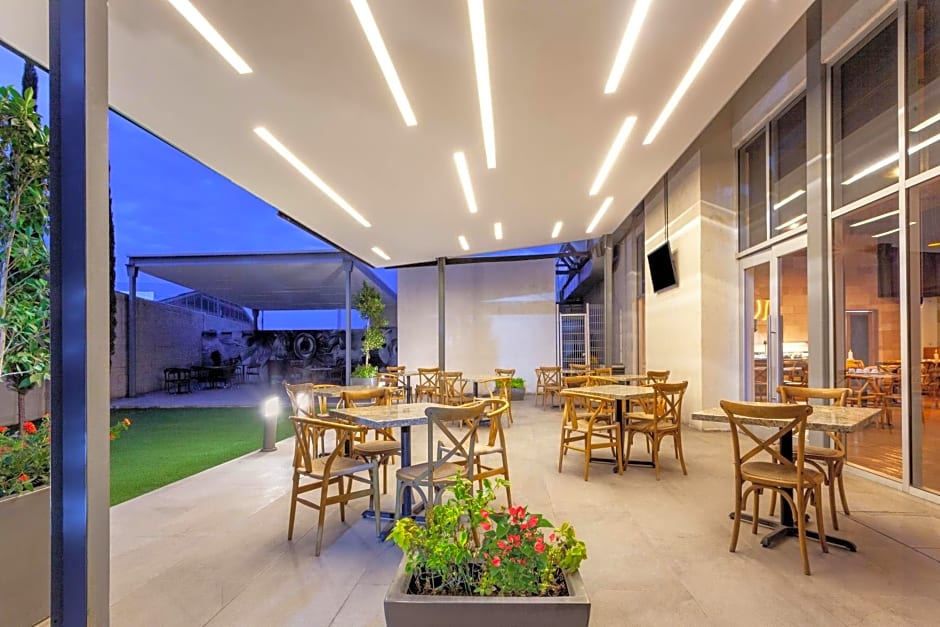 TRYP by Wyndham San Luis Potosi Hotel & Suites