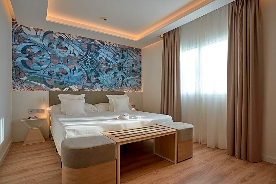 Photo 1 of 17 of 1 Double Bed or 2 Beds