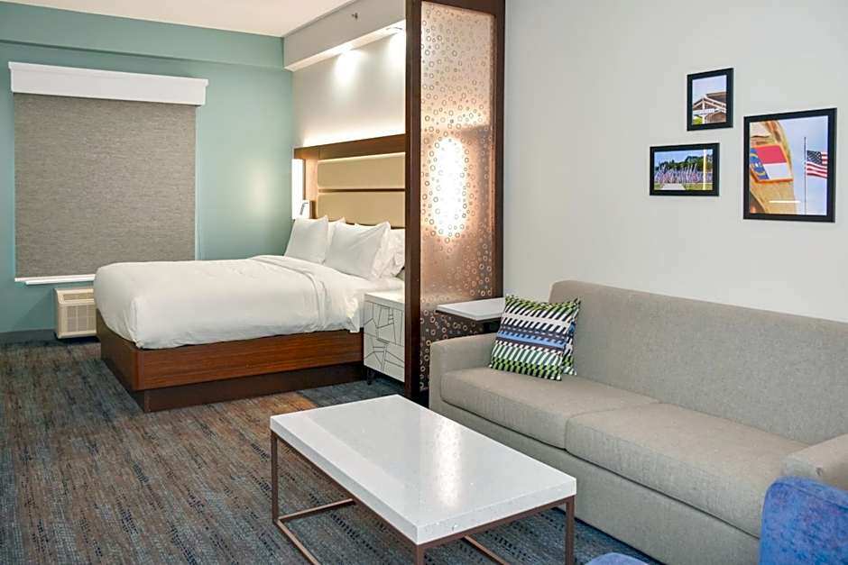 Four Points by Sheraton Fayetteville Fort Liberty