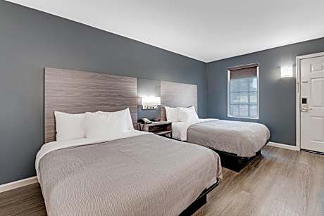 Double Room with Two Double Beds - Accessible/Non-Smoking