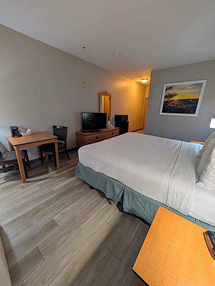 Days Inn & Suites by Wyndham Castle Rock