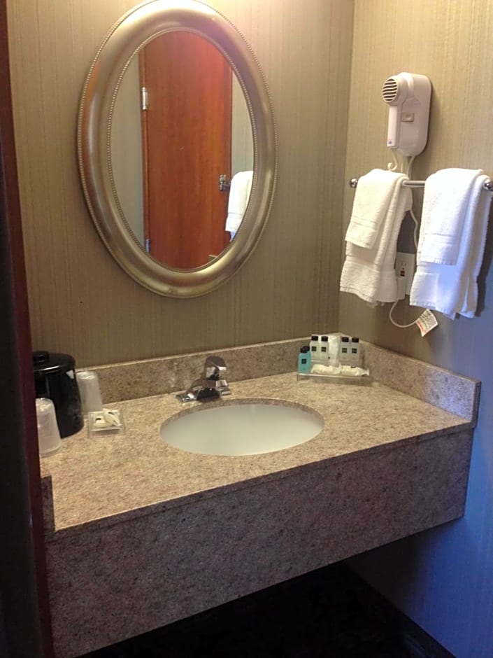 Country Inn & Suites by Radisson, Portland Delta Park, OR