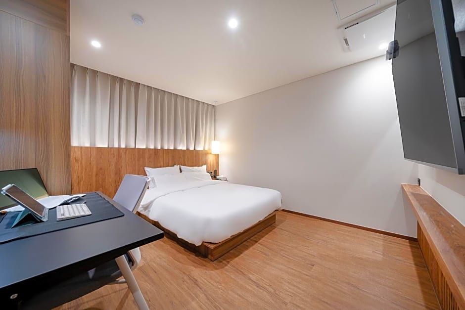 Simjak Hotel by Aank