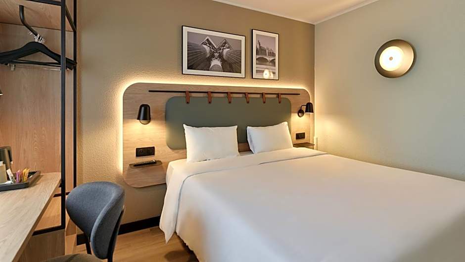 Campanile PRIME - Paris - Porte de Bagnolet
