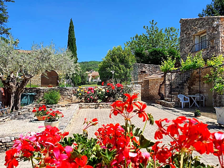 Logis Hôtel Restaurant L'Escarbille