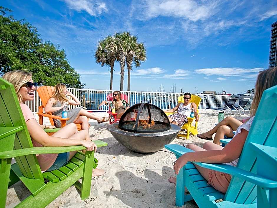 Surf & Sand Hotel - Free Hot Breakfast & Rentals