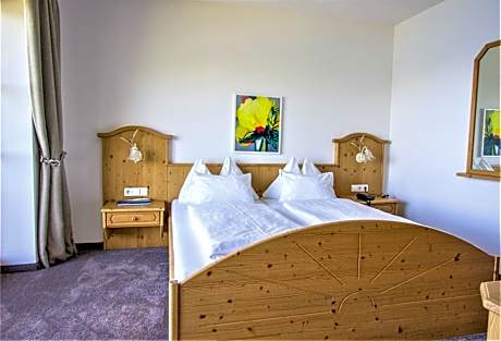Family Room with Balcony and Lake View