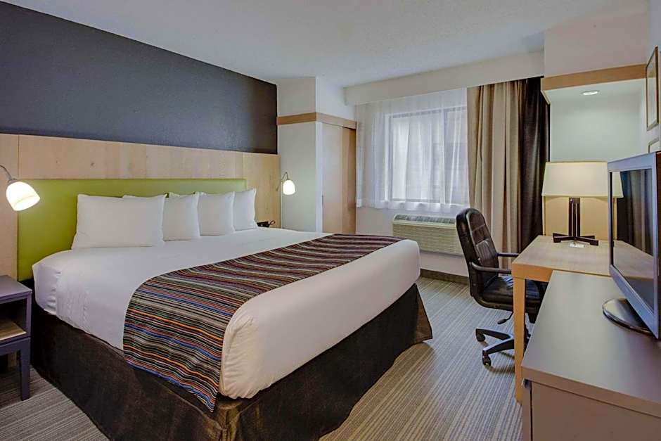 Country Inn & Suites by Radisson, Frederick, MD
