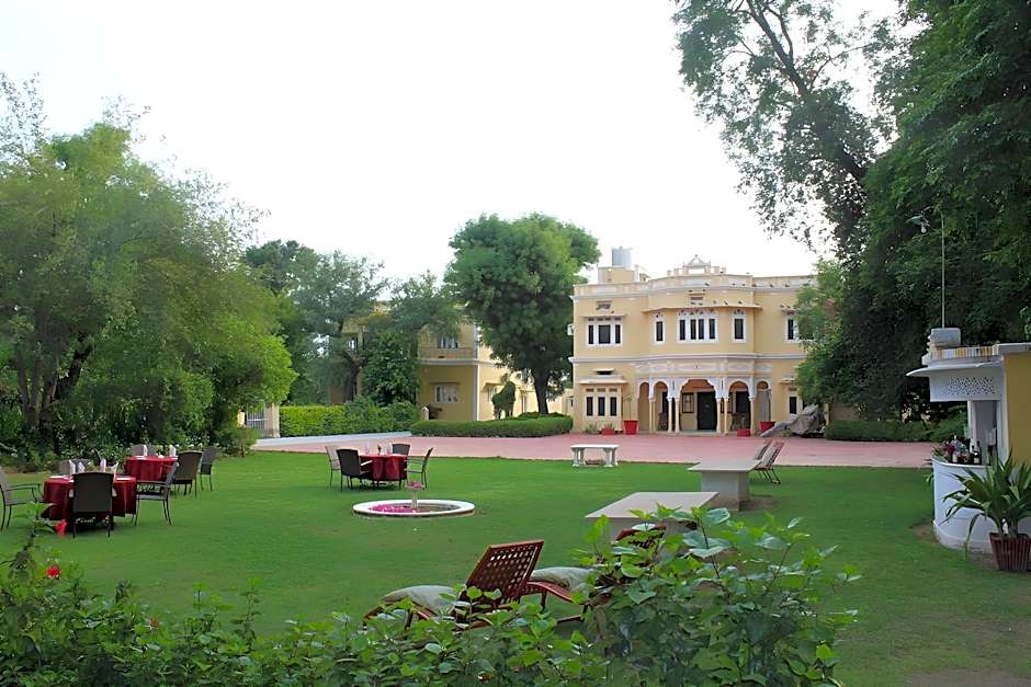 Roop Niwas Kothi Hotel