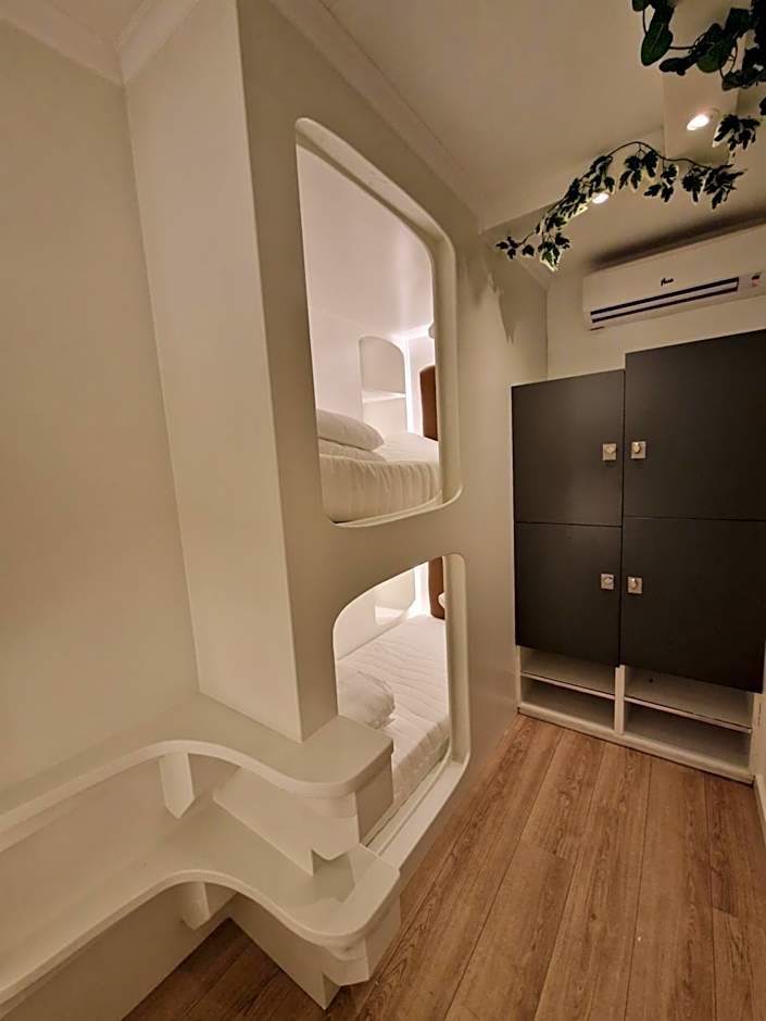 Hostel The Golden Stork