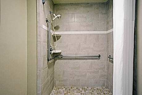 Queen Room with Two Queen Beds and Roll-in Shower - Mobility Accessible/Non-Smoking