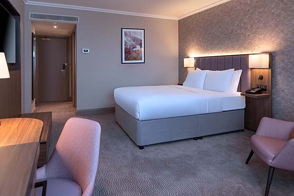 DoubleTree by Hilton Dartford Bridge