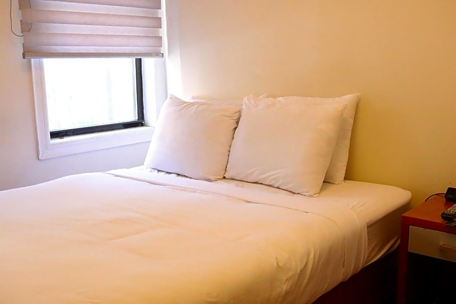 Midtown West Hotel