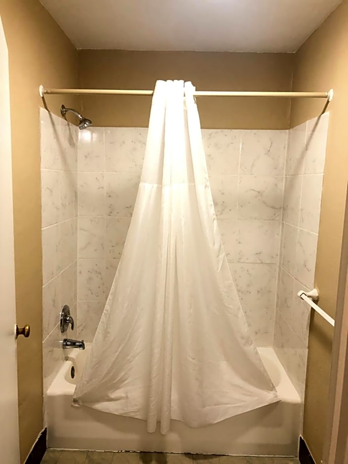 Laurel Park Inn
