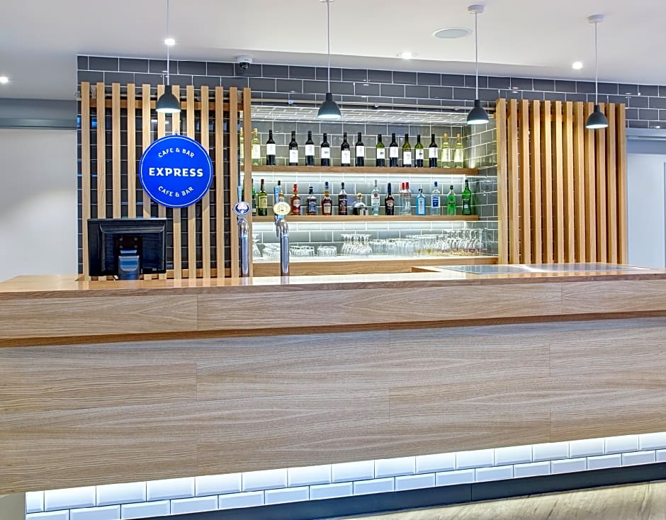 Holiday Inn Express London-Ealing By IHG