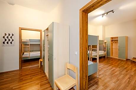 Bed in 10-Bed Mixed Dormitory Room