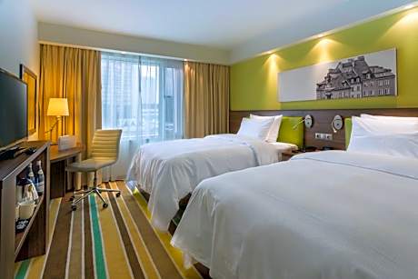 Twin Room On High Floor With City View