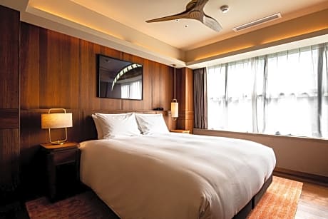 KIng Suite with Club Lounge Access (Story) - Non-Smoking