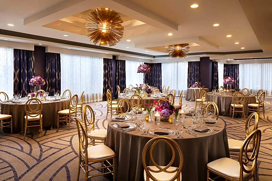 Avenue of the Arts Costa Mesa, a Tribute Portfolio Hotel