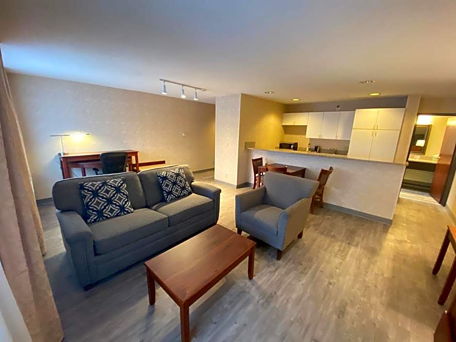 Wyndham Garden Grand Rapids Airport