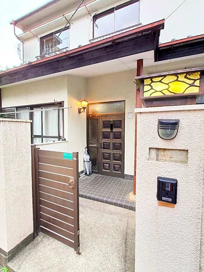 season guest house in nishi shinjuku 100 square meters, 4 bedrooms, 2 living rooms