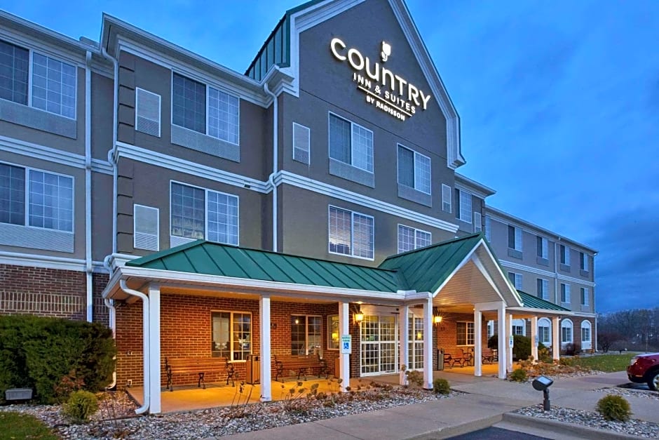 Country Inn & Suites by Radisson, Big Rapids, MI