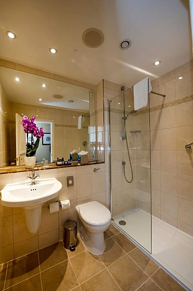 Macdonald Burlington Hotel