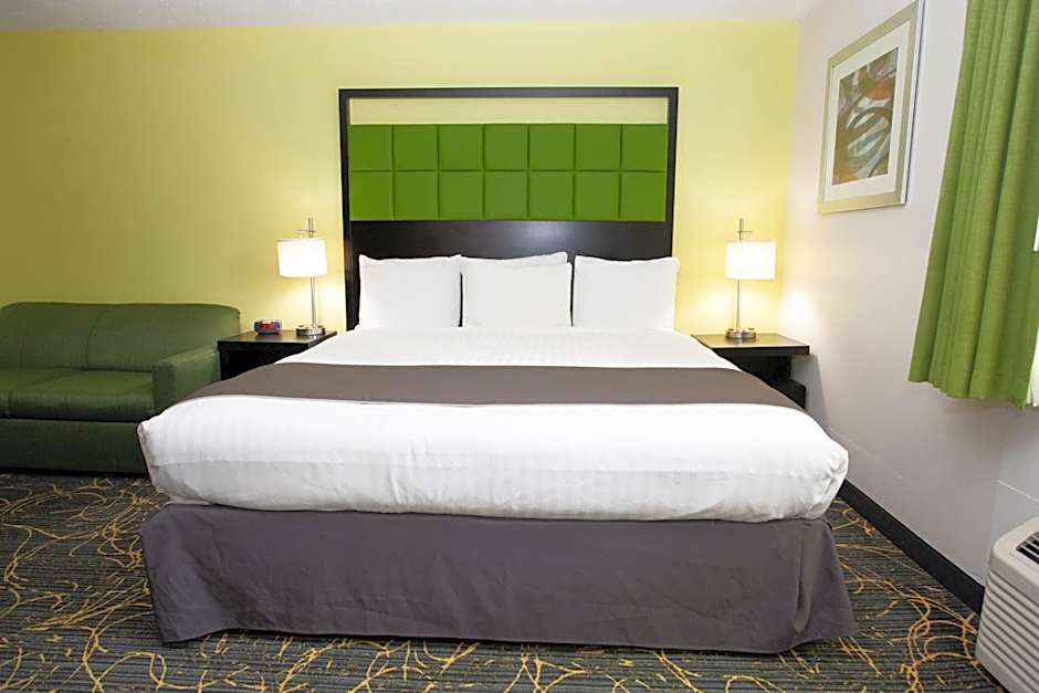 AmericInn by Wyndham Delafield