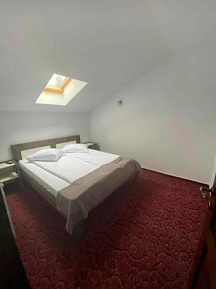 Photo 1 of 2 of 1 King Bed
