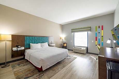 1 King Bed Nonsmoking