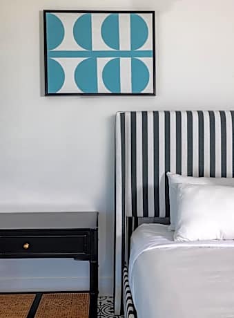 Pool View Studio Suite with Terrace