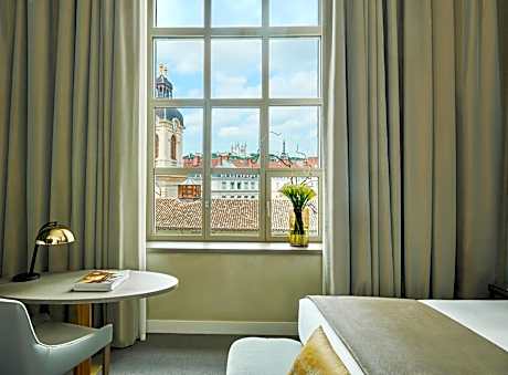 Premium King Room with Courtyard View