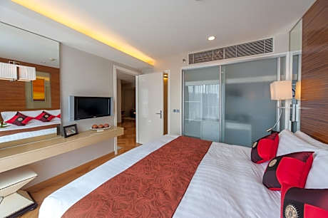 Premier One-Bedroom Apartment