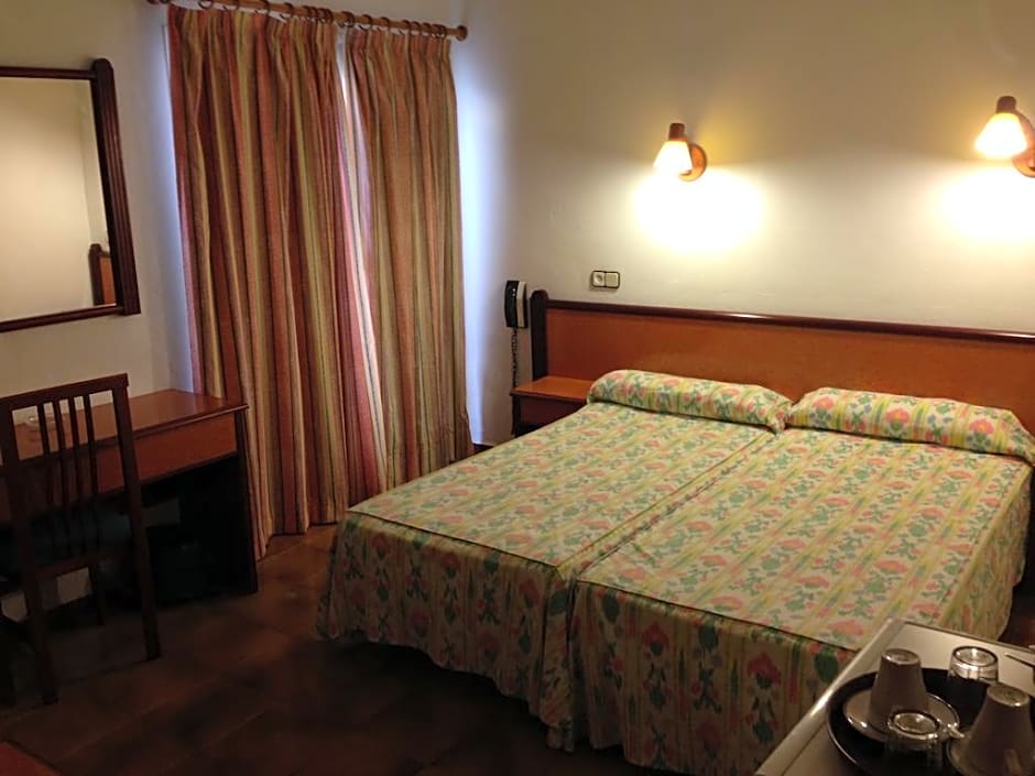 Hostal De La Caravel-La Ii