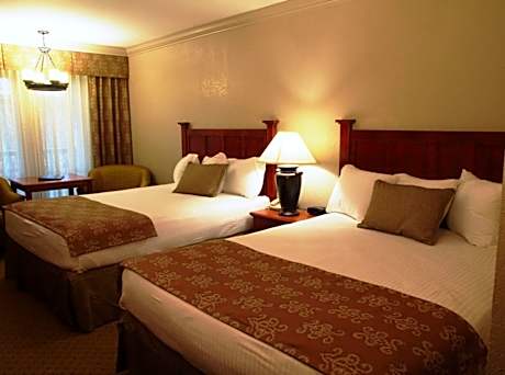 Queen Room with Two Queen Beds - Non-Smoking