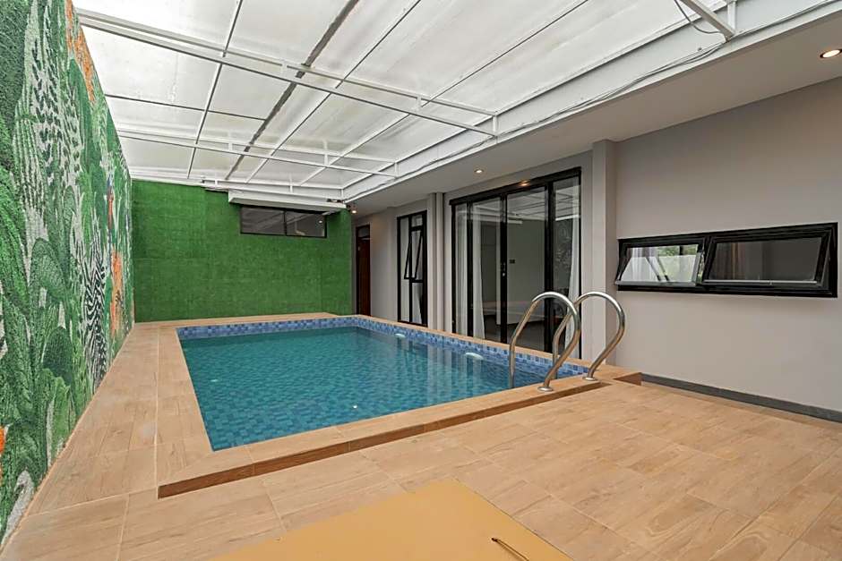 RedDoorz Plus near Lembang Park & Zoo