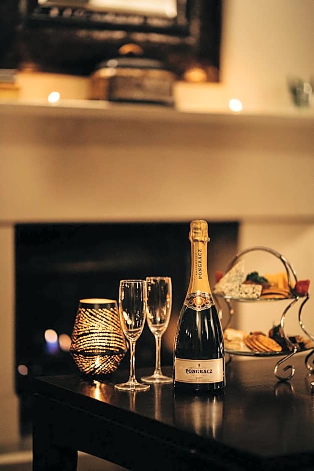 Hlosi Game Lodge - Amakhala Game Reserve