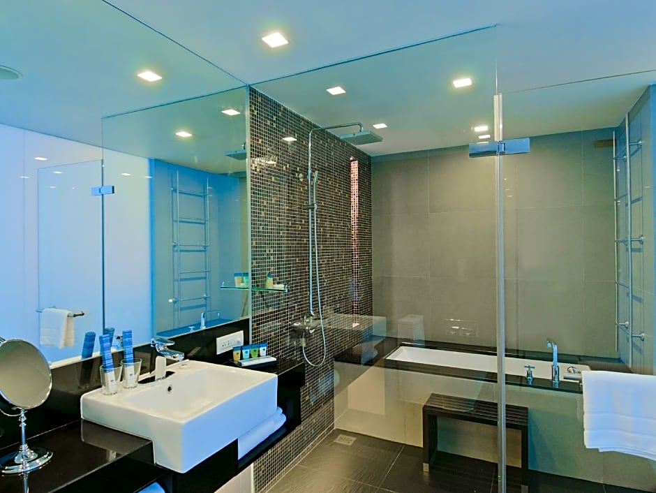 Park Plaza Bangkok Soi 18