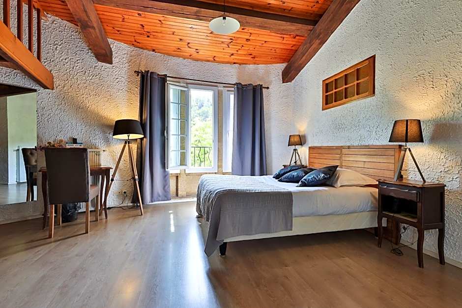 Logis Hôtel Castel Mouisson