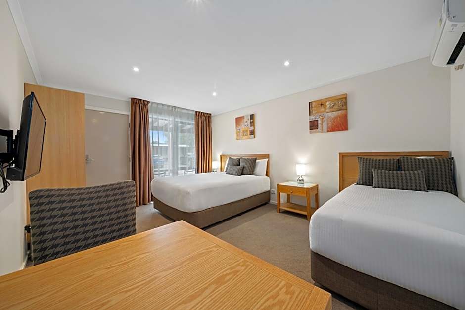 New Crossing Place Motel