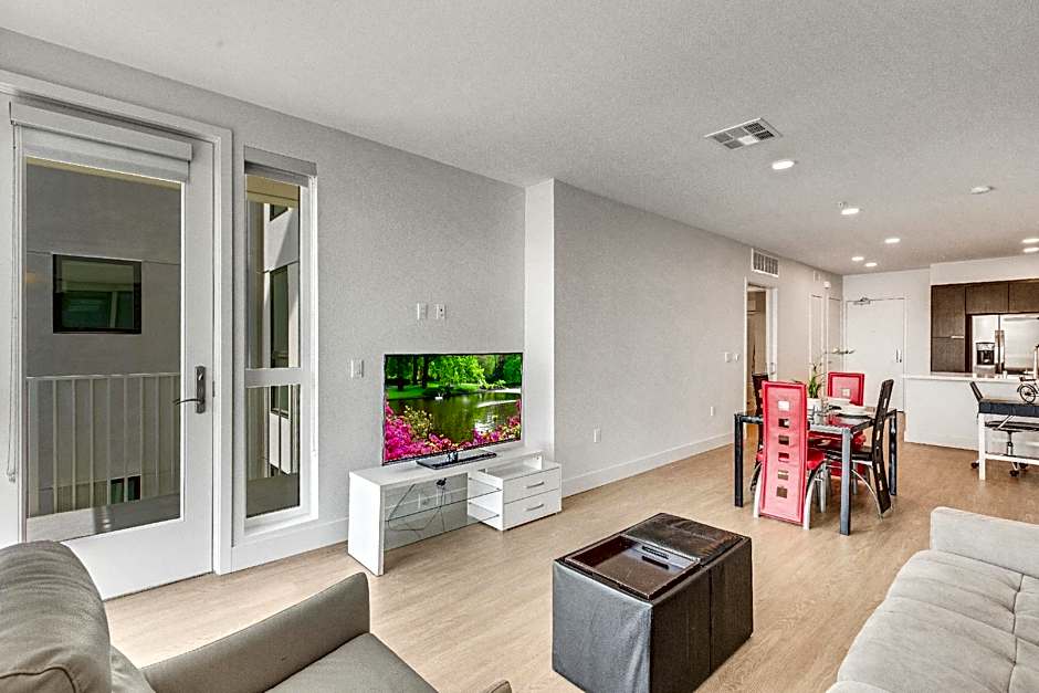 SuitesRUs Apart Hotel near Dodgers Stadium