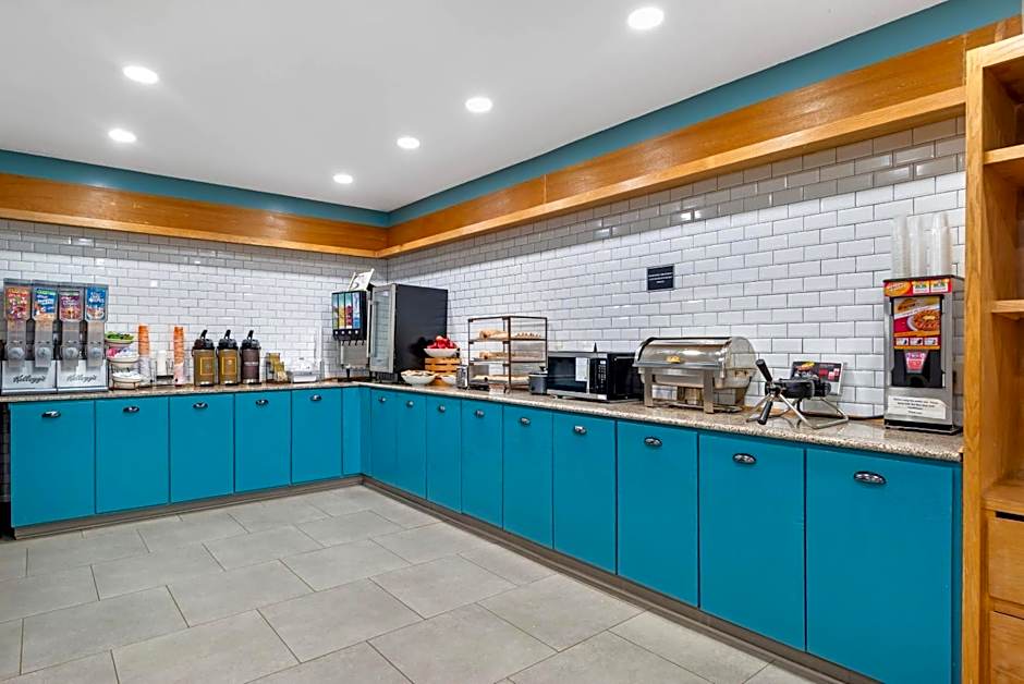 Country Inn & Suites by Radisson, Hiram, GA