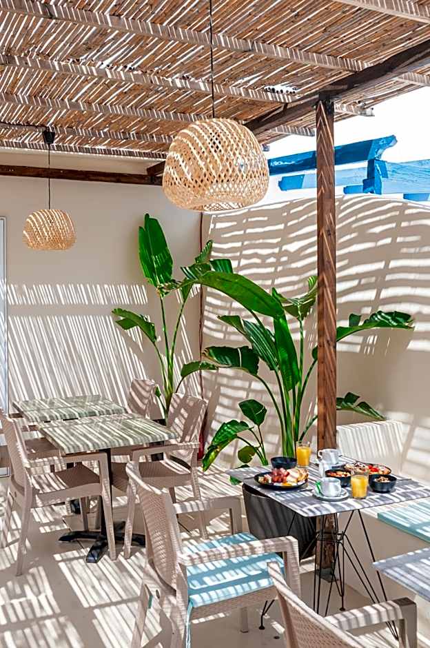 Atma Beach Rooms & Suites