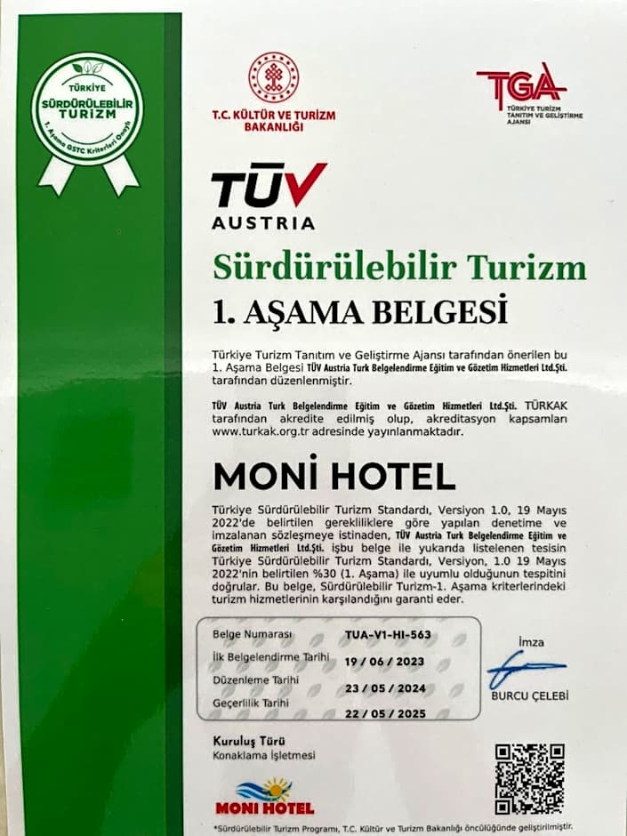 Moni Hotel