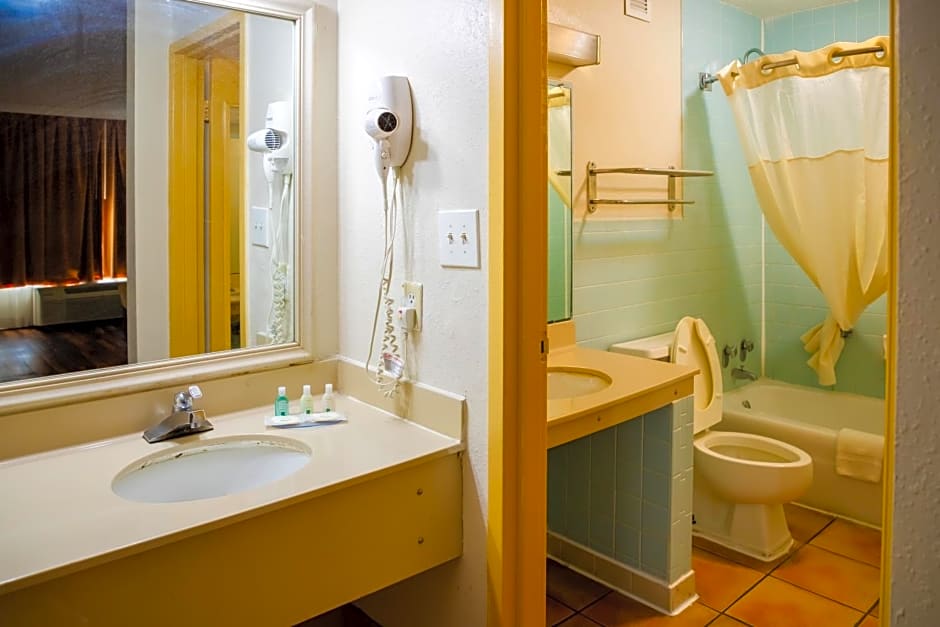 Quality Inn Richmond Hill - Savannah I-95