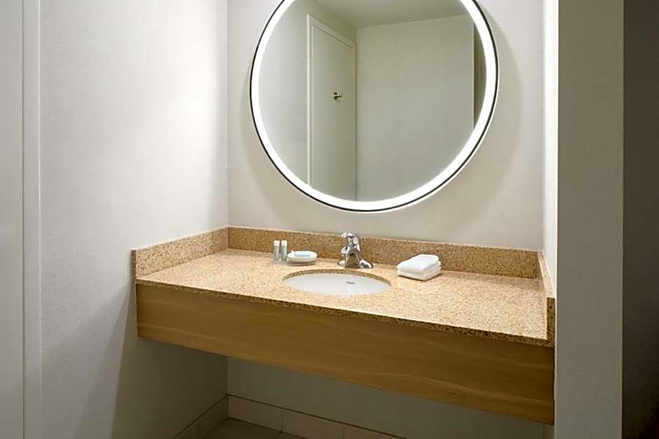 Fairfield Inn & Suites by Marriott Montreal Airport