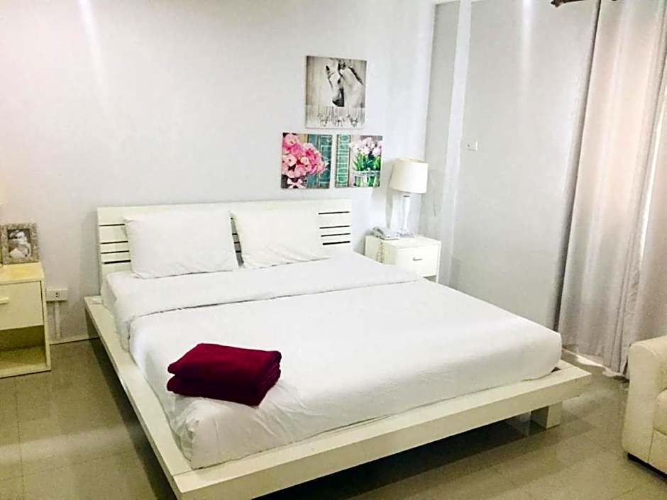 Chic Hotel Suratthani