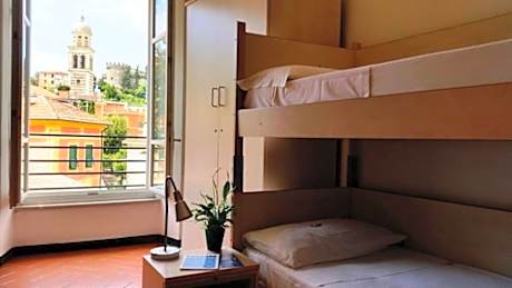 Quadruple Room with Private Bathroom